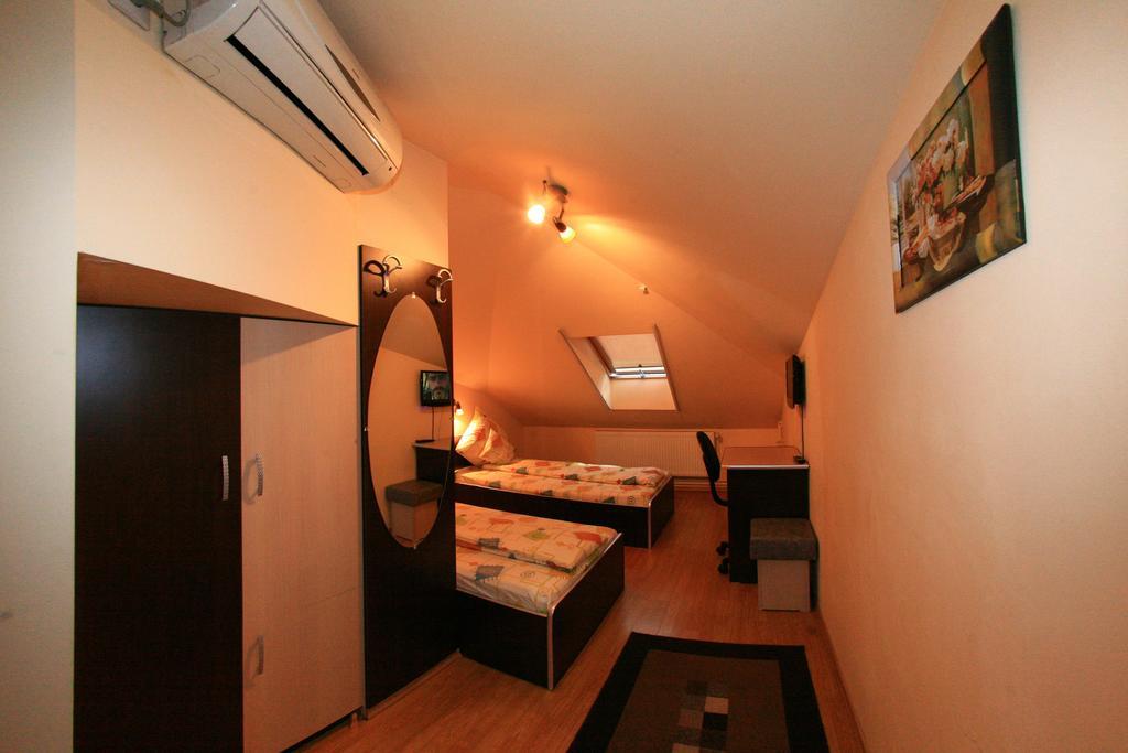 Hotel Radena Arad Pokoj fotografie