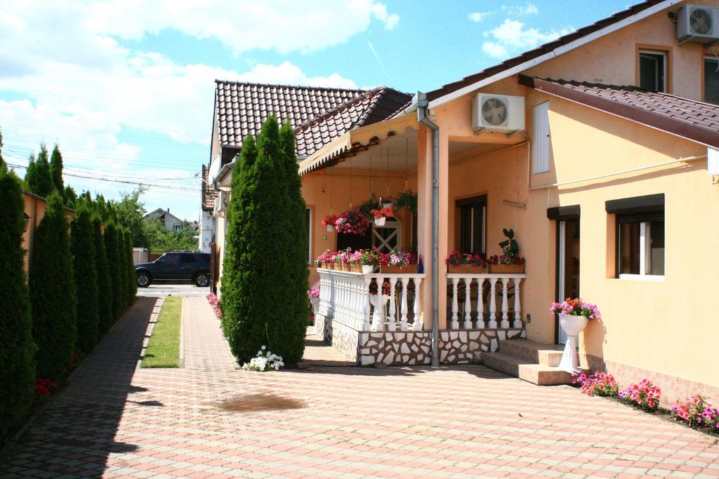 Hotel Radena Arad Exteriér fotografie